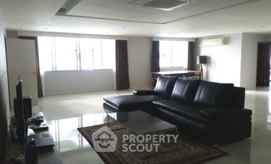 For rent 3 bedrooms condo in Khlong Toei, Bangkok