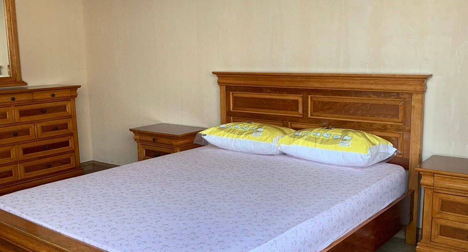 Condo en alquiler de 3 habitaciones en Chatuchak, Bangkok