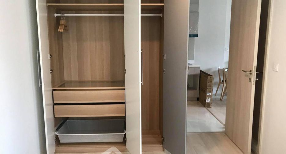 For rent 2 bedrooms condo in Pathum Wan, Bangkok
