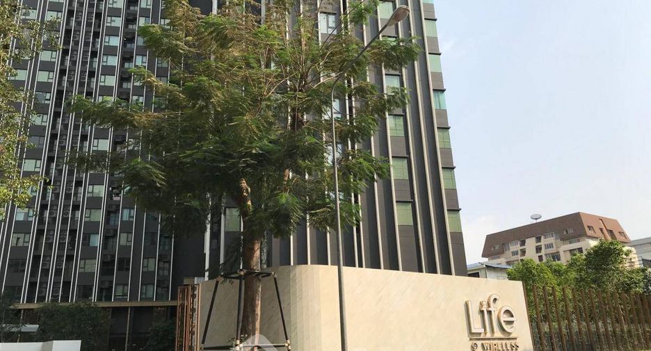 For rent 2 bedrooms condo in Pathum Wan, Bangkok