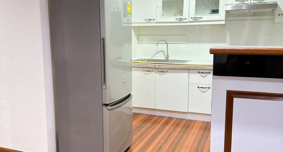 Wohnung zur Miete mit 2 Zimmer in Watthana, Bangkok
