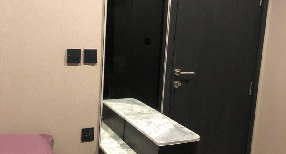 For rent 2 bedrooms condo in Pathum Wan, Bangkok
