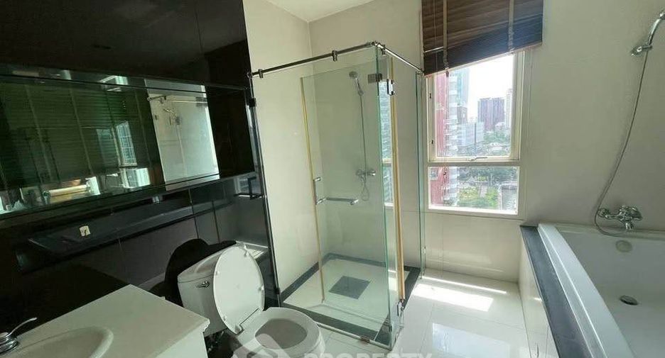 For rent 2 bedrooms condo in Pathum Wan, Bangkok