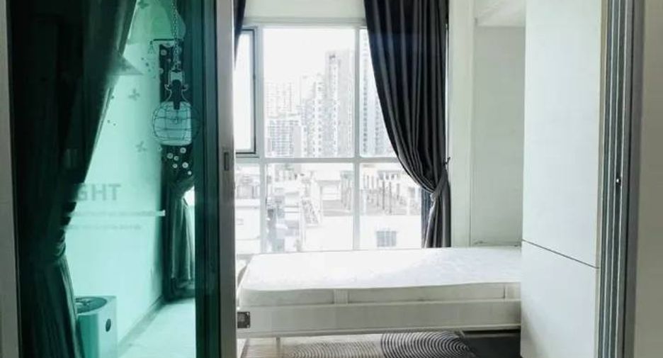 À louer 2 chambres condo à Huai Khwang, Bangkok