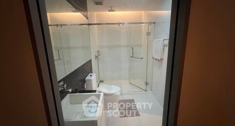Condo en alquiler de 2 habitaciones en Khlong Toei, Bangkok