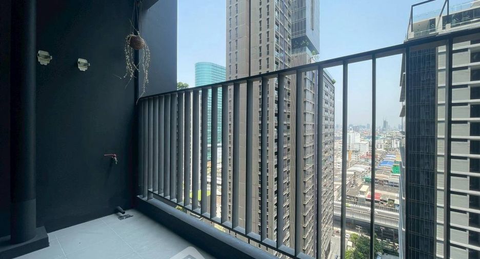 For rent 1 bed condo in Huai Khwang, Bangkok