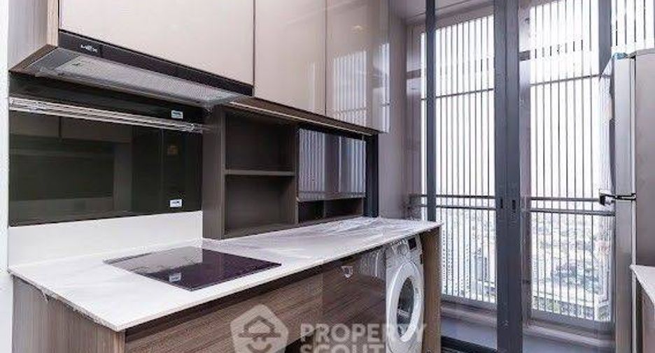 For rent 2 bedrooms condo in Phaya Thai, Bangkok