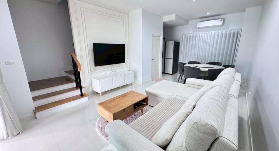 For rent 3 ベッドルーム townhouse in Saphan Sung, Bangkok