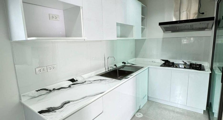 For rent 3 ベッドルーム townhouse in Saphan Sung, Bangkok