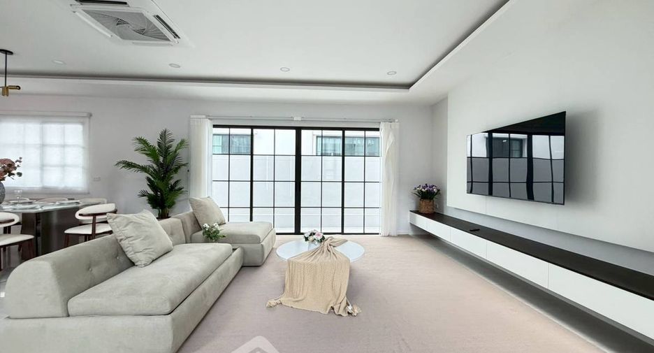 Haus zur Miete mit 5 Zimmer in East Pattaya, Pattaya