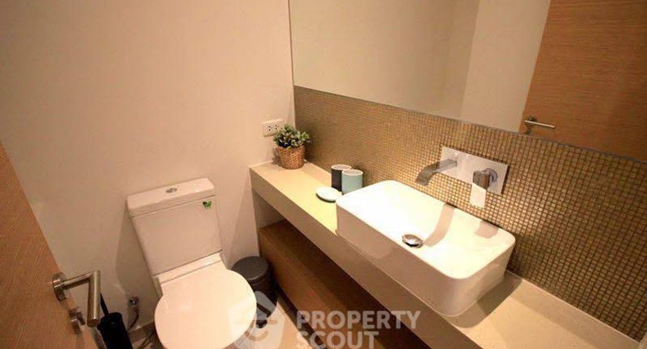 For rent 2 bedrooms condo in Khlong Toei, Bangkok