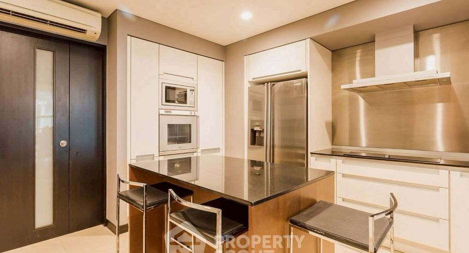 For rent 3 ベッドルーム condo in Pathum Wan, Bangkok