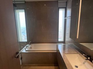 For rent 4 ベッドルーム condo in Khlong San, Bangkok