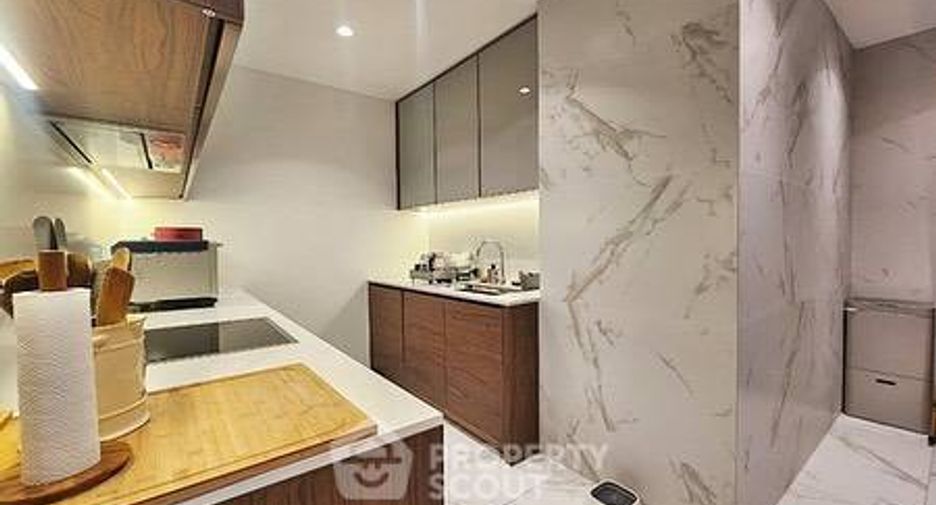 For rent 4 bedrooms condo in Khlong Toei, Bangkok