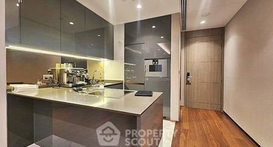 For rent 4 bedrooms condo in Khlong Toei, Bangkok