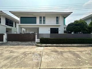 Haus zur Miete mit 3 Zimmer in Saphan Sung, Bangkok