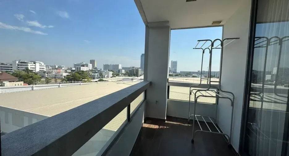 À vendre et à louer 2 chambres condo à Chatuchak, Bangkok