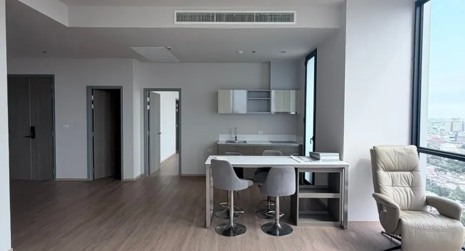 For rent 3 ベッドルーム condo in Sathon, Bangkok