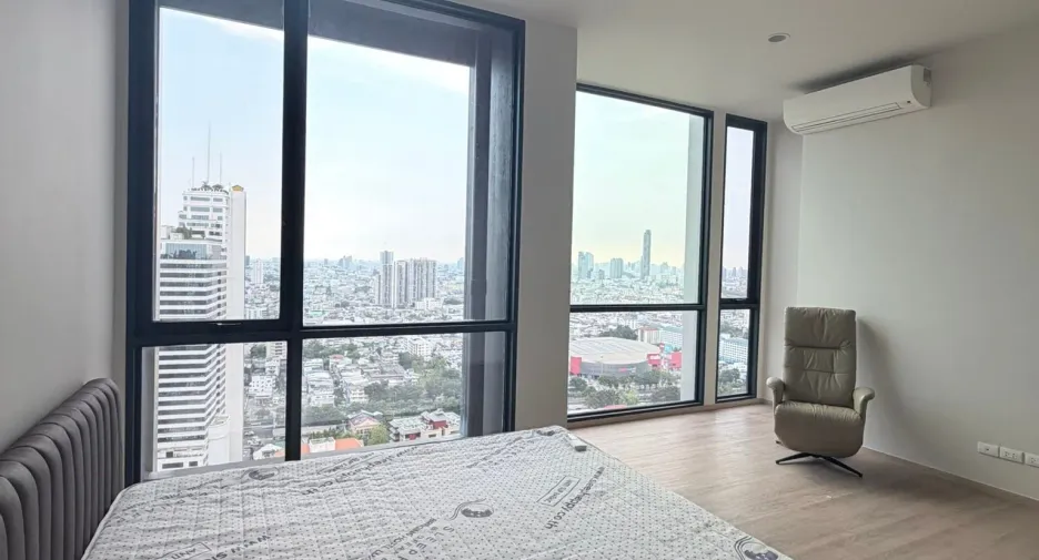 For rent 3 ベッドルーム condo in Sathon, Bangkok