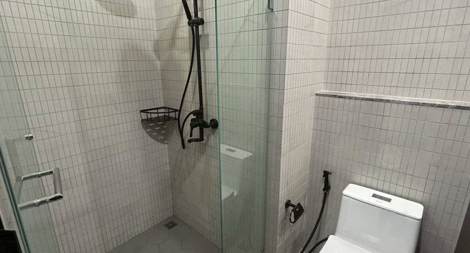 Wohnung zur Miete und zum Kauf mit 2 Zimmer in Pathum Wan, Bangkok