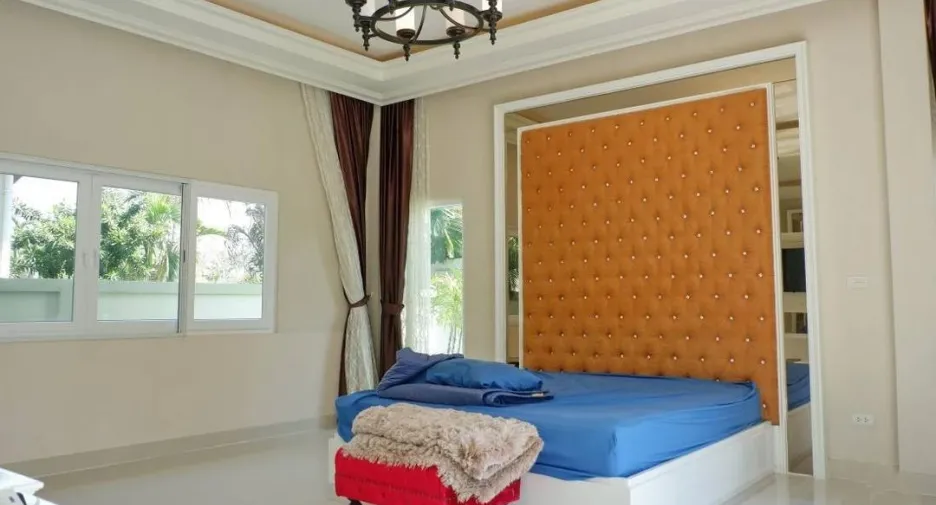 For sale 3 bedrooms villa in Huay Yai, Pattaya