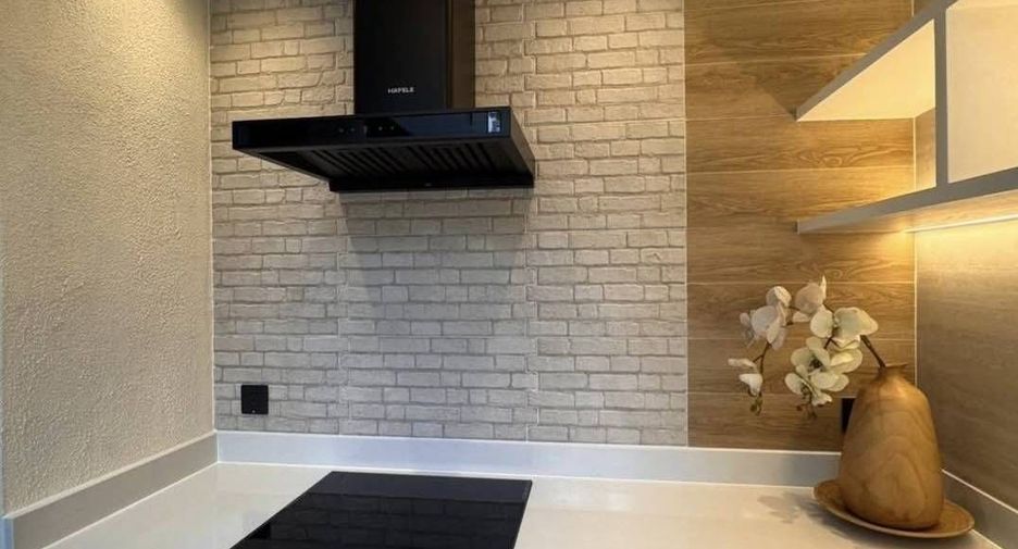 For sale 3 bedrooms house in Huai Khwang, Bangkok