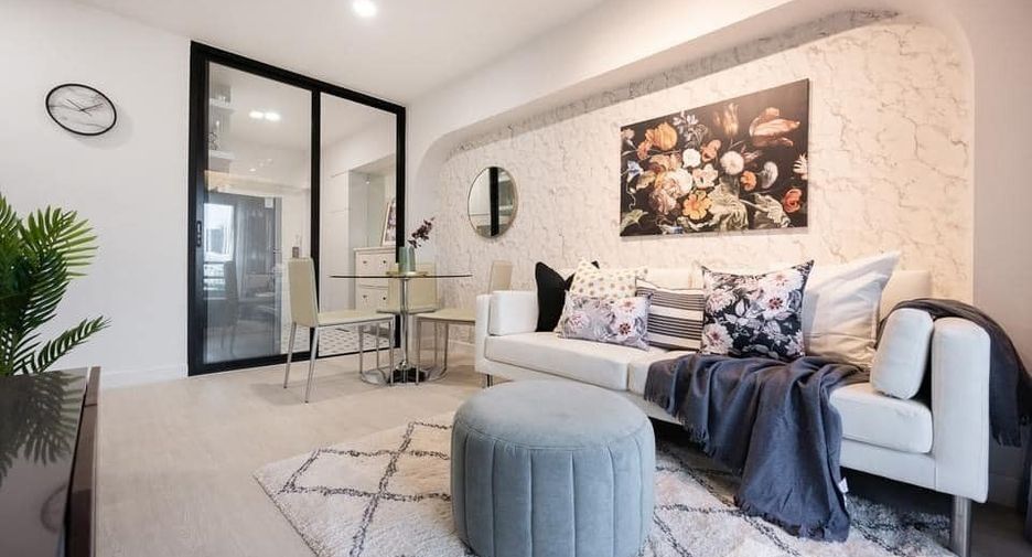 For rent 2 bedrooms condo in Watthana, Bangkok