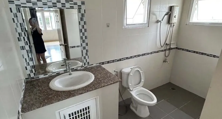 For rent 4 bedrooms house in San Sai, Chiang Mai