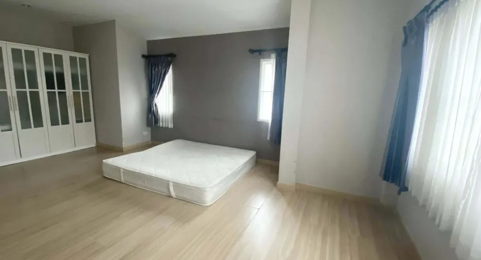 For rent 4 bedrooms house in San Sai, Chiang Mai