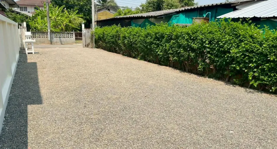 For rent 3 bedrooms house in Saraphi, Chiang Mai