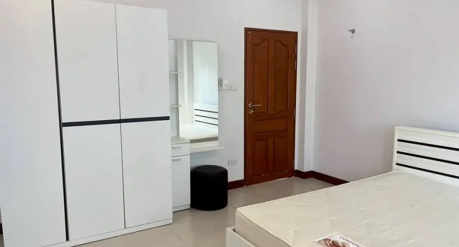 For rent 3 bedrooms house in Saraphi, Chiang Mai
