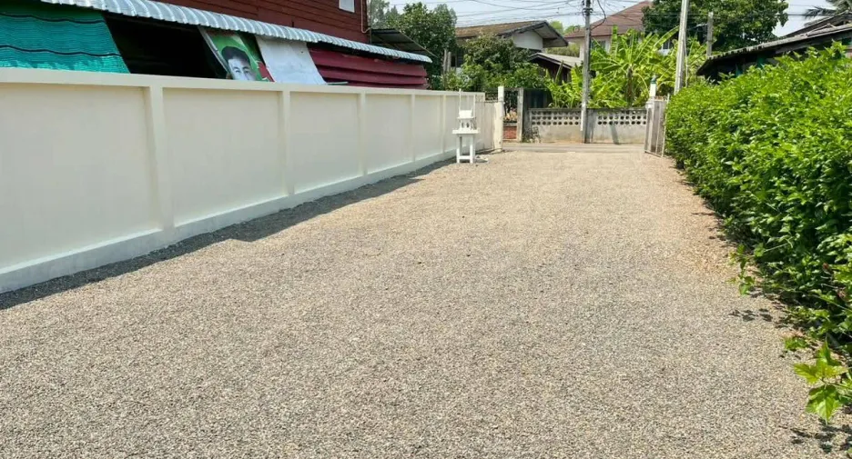 For rent 3 bedrooms house in Saraphi, Chiang Mai