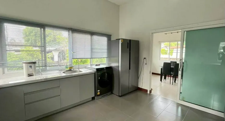 For rent 3 bedrooms house in Saraphi, Chiang Mai