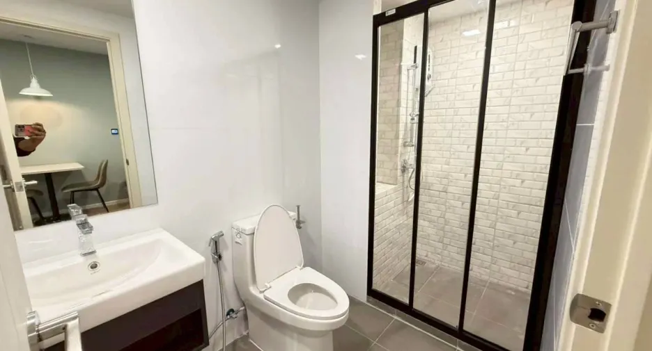 For rent 1 bed condo in Mueang Pathum Thani, Pathum Thani