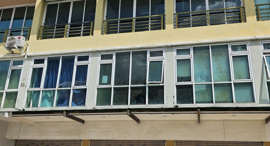 Продажа 5 спальни таунхаус в Khlong Luang, Патумтани