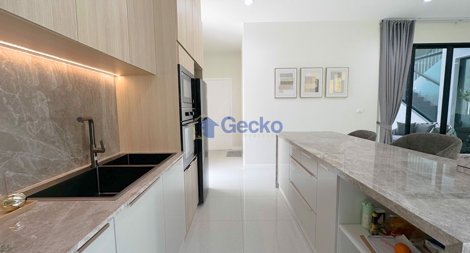Casa en venta de 4 habitaciones en Sattahip, Chonburi