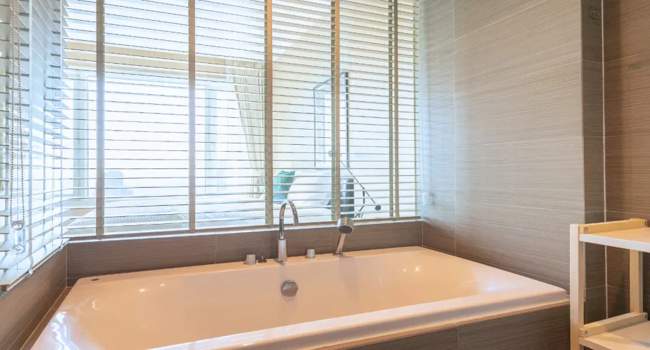 Condo en alquiler de 2 habitaciones en Khlong Toei, Bangkok