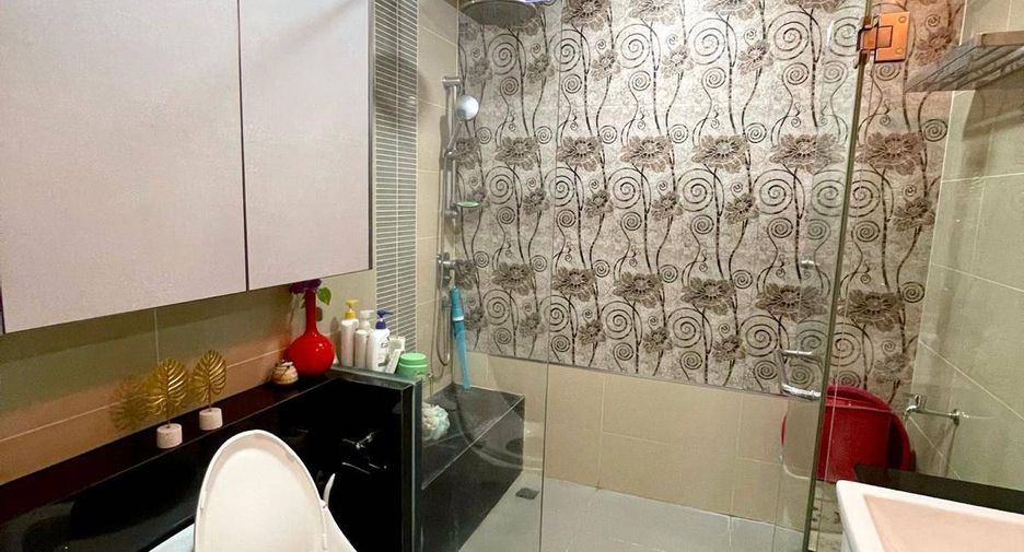 For sale 3 bedrooms condo in Yan Nawa, Bangkok