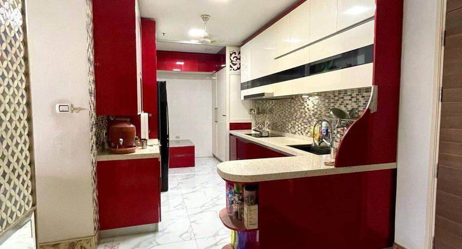 For sale 3 bedrooms condo in Yan Nawa, Bangkok