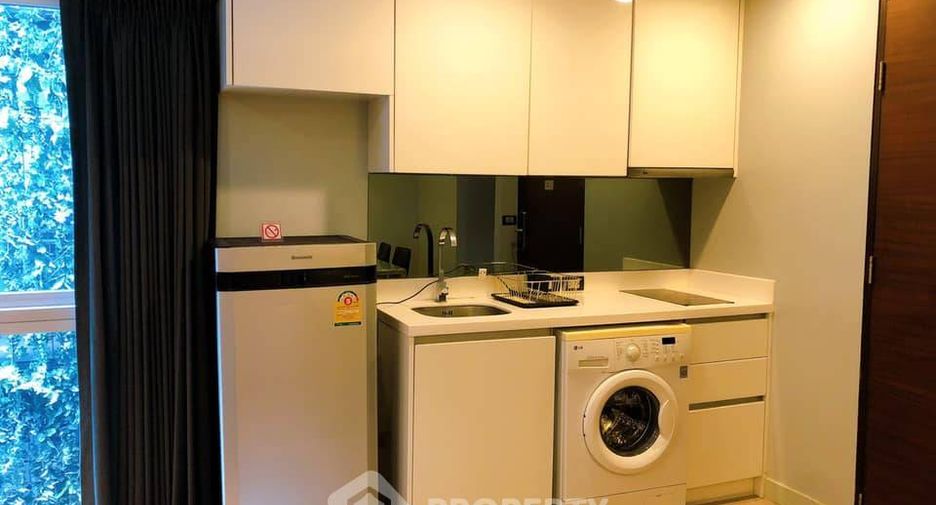 Condo en alquiler de 2 habitaciones en Bang Rak, Bangkok
