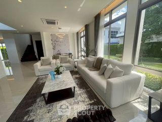 出租 4 卧室 独立屋 在 Lat Krabang, 曼谷