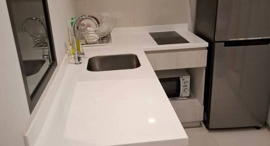 For rent 1 bed condo in Pathum Wan, Bangkok