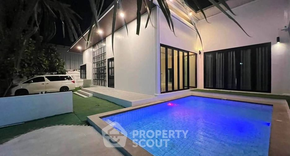For rent and for sale 3 bedrooms villa in Huay Yai, Pattaya
