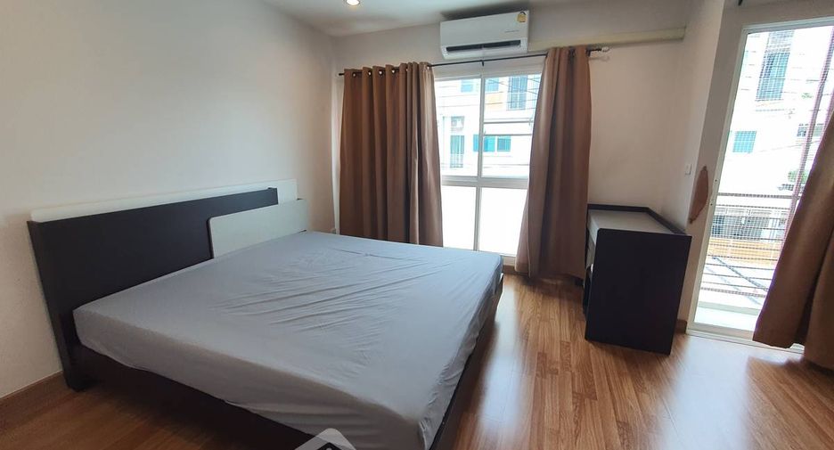 For sale 4 bedrooms townhouse in Suan Luang, Bangkok