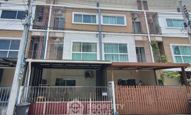 For sale 4 bedrooms townhouse in Suan Luang, Bangkok