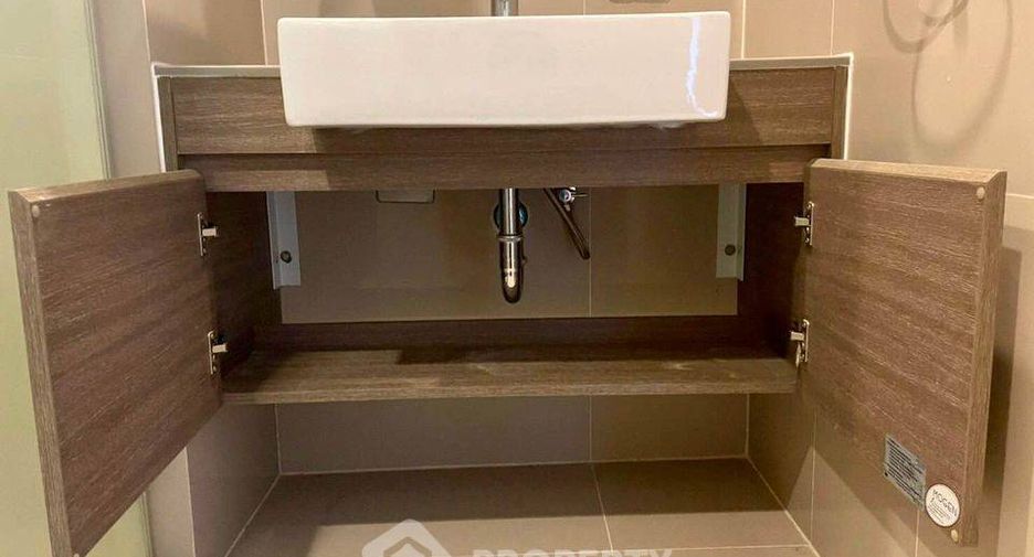 À vendre 1 chambre condo à Huai Khwang, Bangkok