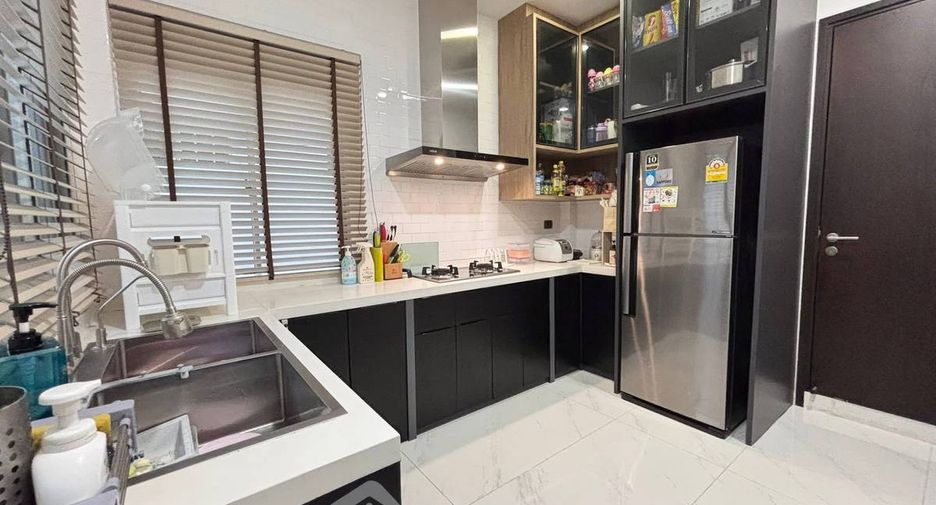 Haus zur Miete und zum Kauf mit 4 Zimmer in Lat Krabang, Bangkok