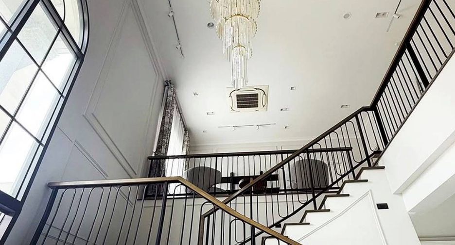 Casa en alquiler y en venta de 5 habitaciones en Bang Phli, Samut Prakan