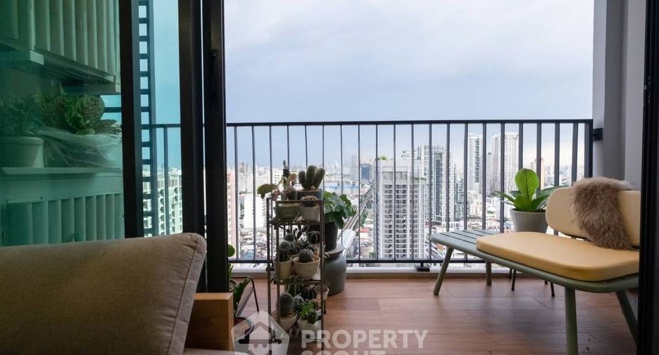 For sale 2 bedrooms condo in Phaya Thai, Bangkok