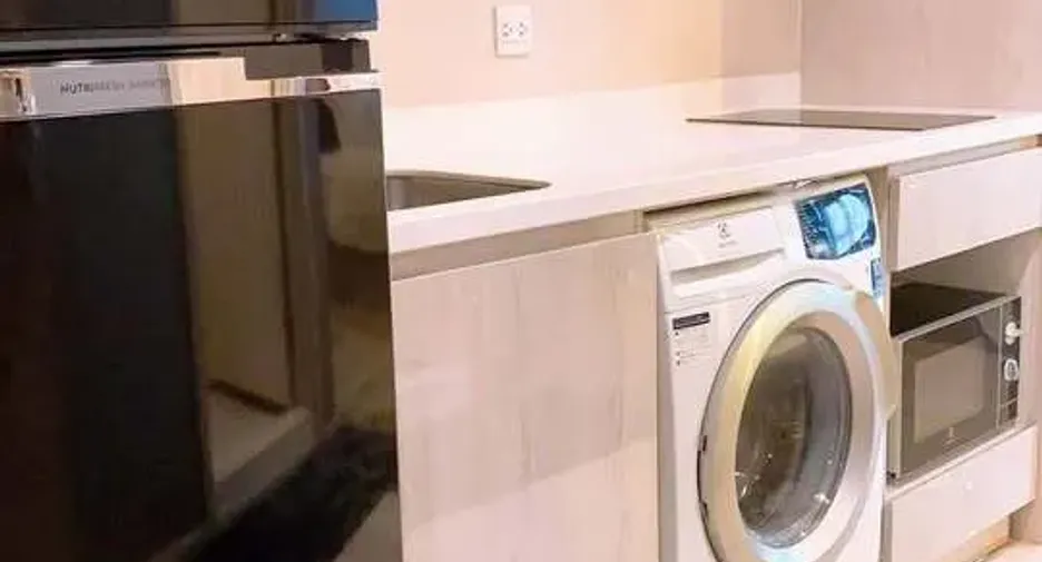 Wohnung zur Miete mit Studio in Pathum Wan, Bangkok